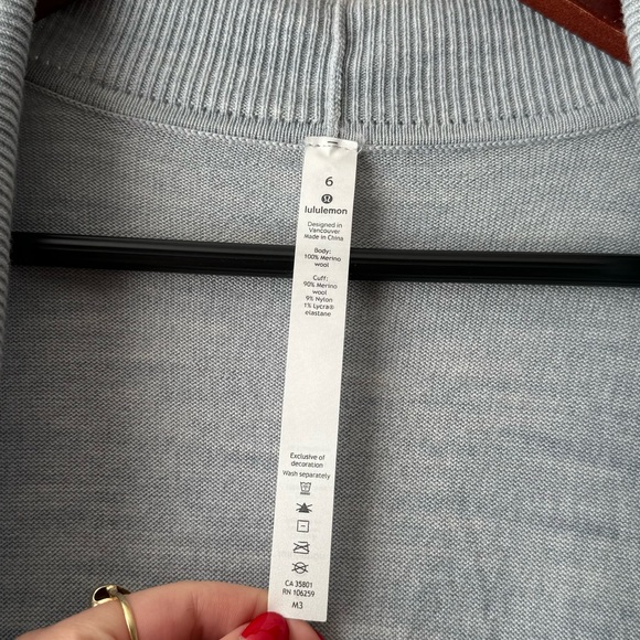 Lululemon Sit In Lotus Wrap II - Picture 4 of 10